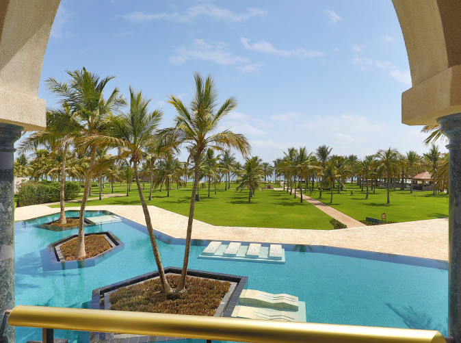 0024_Hotel Al Bustan Palace_ Ritz-Carlton_Oman_Schoene Aussichten Touristik_Deluxe Pool View